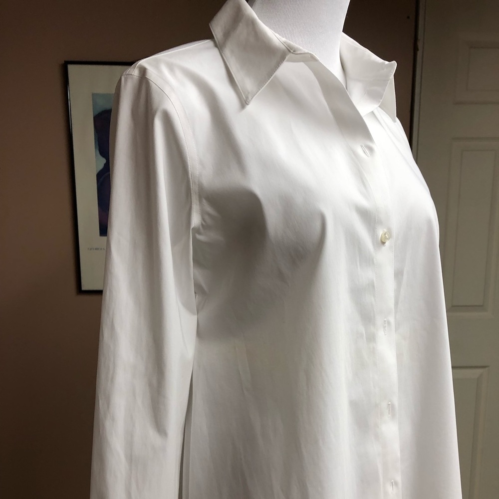 😀 WHBM White Button Down Top 😃